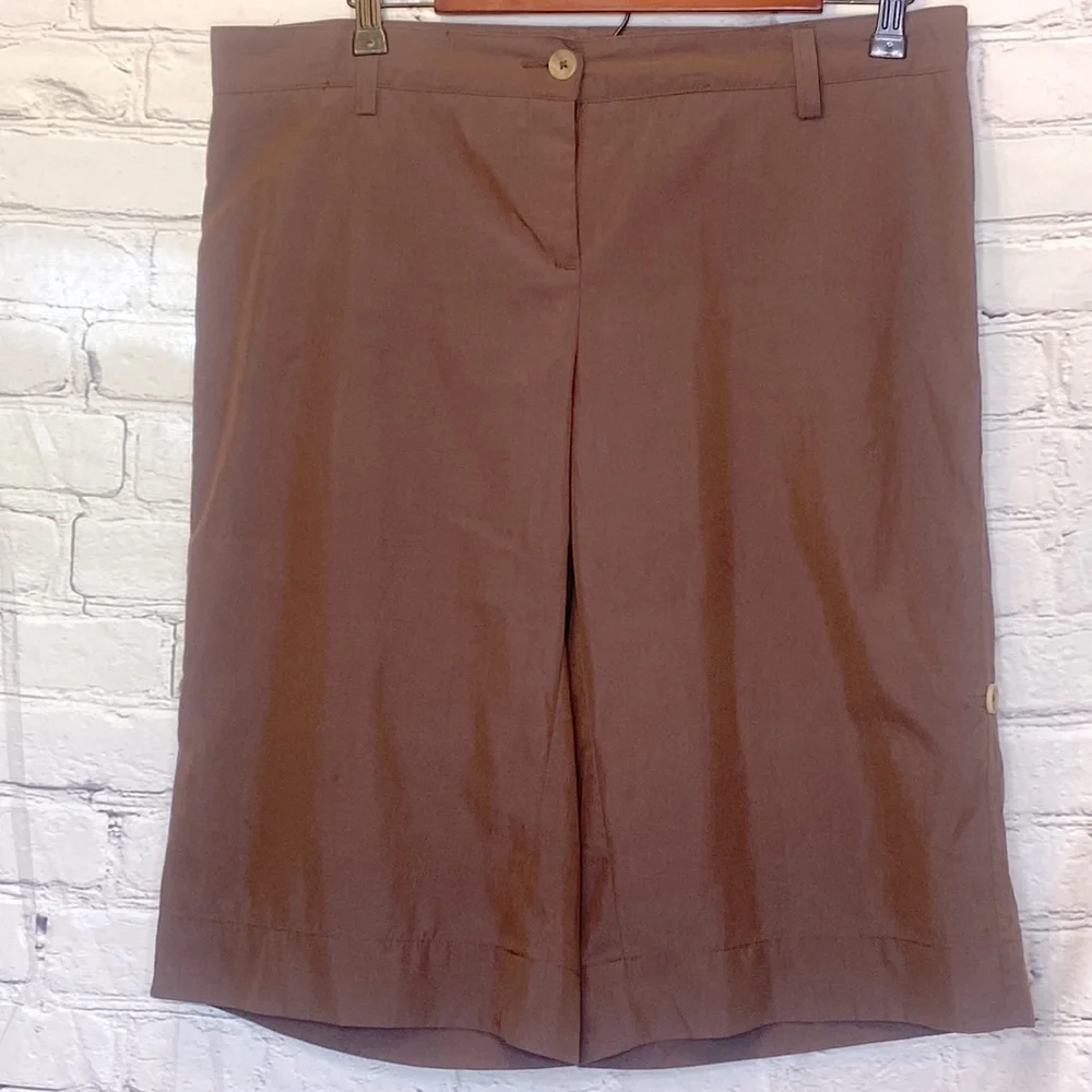 Weatherproof Garment Company Women's Brown Shorts Size 12 Excellent Condition